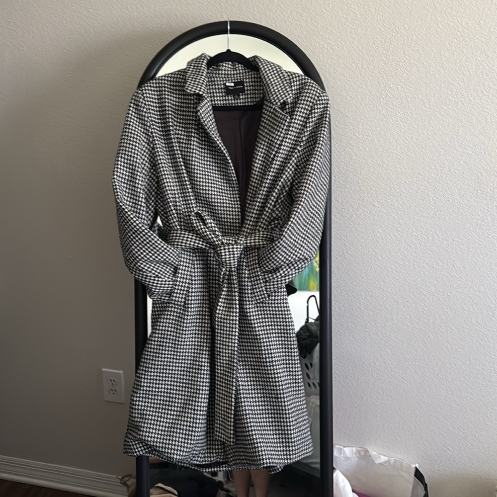 Women's Black and White Houndstooth Checkered Coat